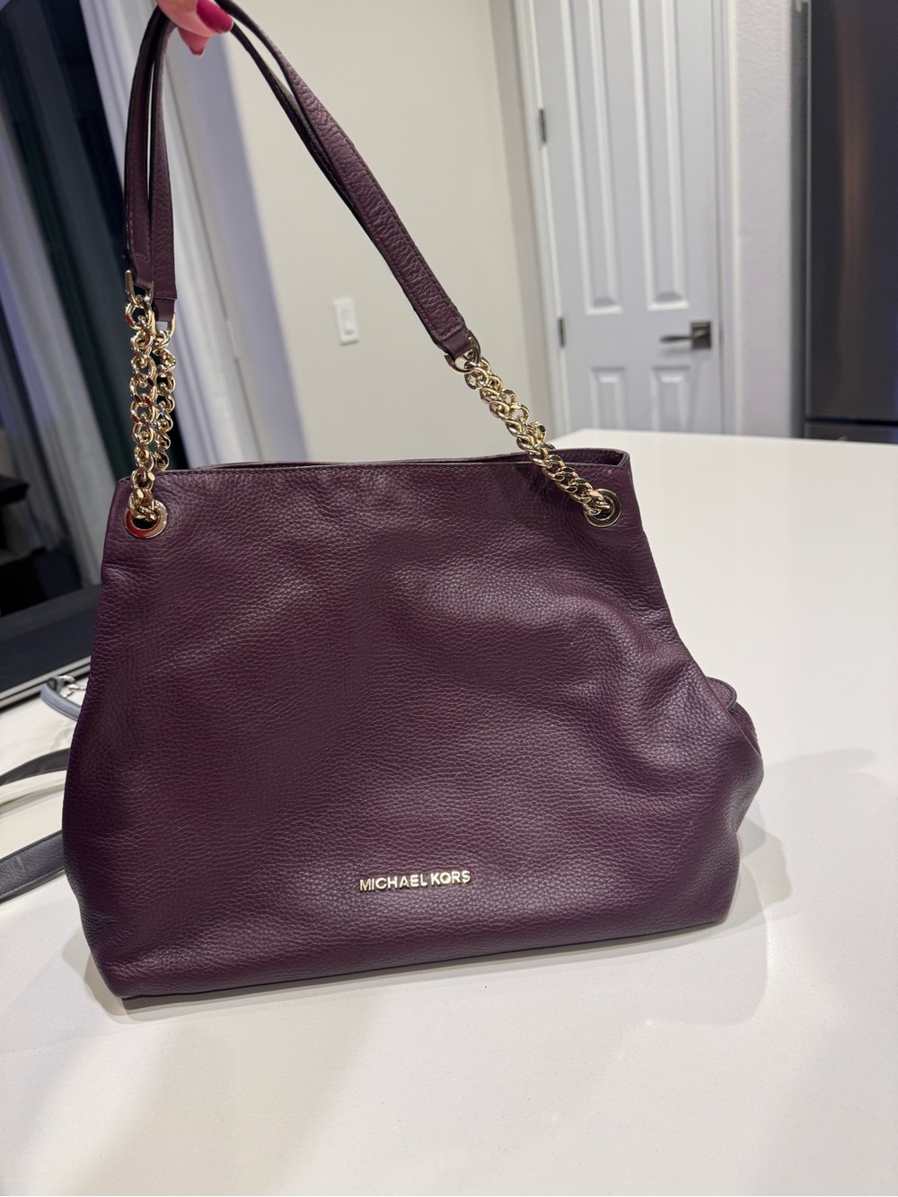 Michael Kors Plum Pebbled Leather Shoulder Bag with Gold Chain - Picture 2 of 5